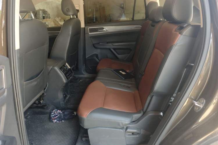 Used Volkswagen Teramont 2017 330TSI Two-Wheel-Drive Comfort Edition Left Rear Seat