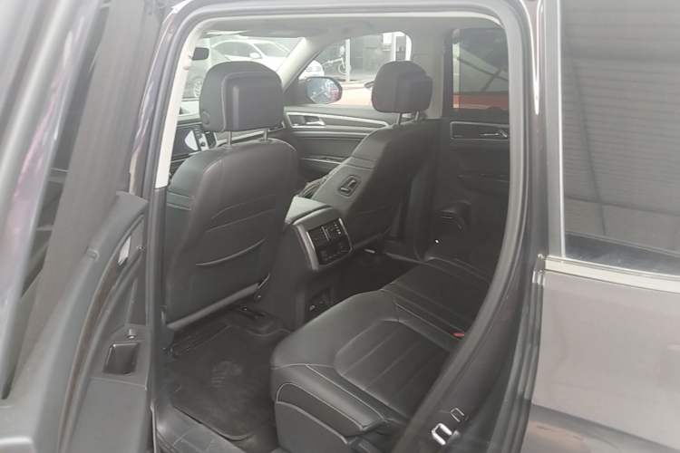 Used Volkswagen Teramont 2017 530 V6 Four-Wheel Drive Flagship Edition Left Rear Seat