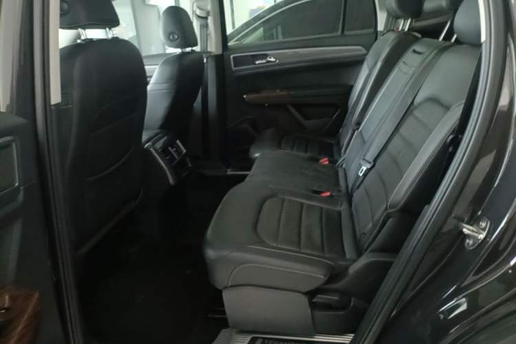 Used Volkswagen Teramont 2017 330TSI Two-Wheel-Drive Luxury Edition Left Rear Seat