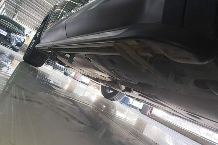 Used Volkswagen Teramont 2017 330TSI Two-Wheel-Drive Luxury Edition Left Side Sill