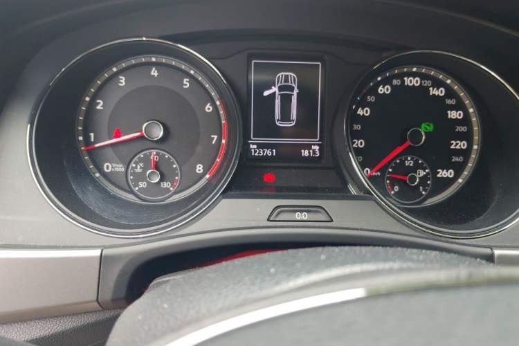 Used Volkswagen Teramont 2017 330TSI Two-Wheel-Drive Luxury Edition Odometer Close Up