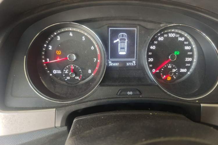 Used Volkswagen Teramont 2017 330TSI Two-Wheel-Drive Comfort Edition Odometer Close Up