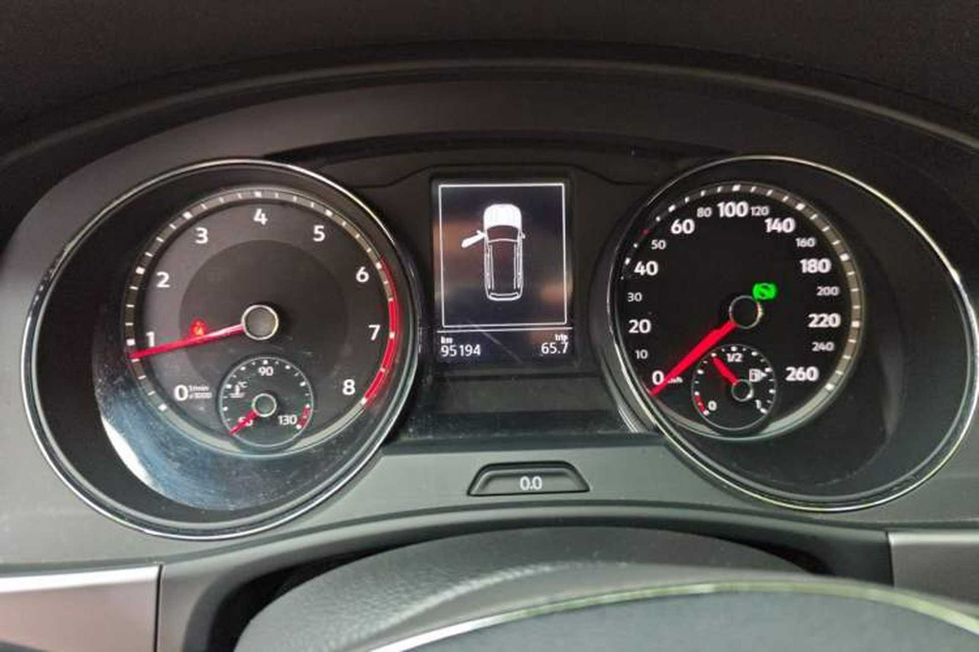 Used Volkswagen Teramont 2017 330TSI Two-Wheel-Drive Luxury Edition Odometer Close Up