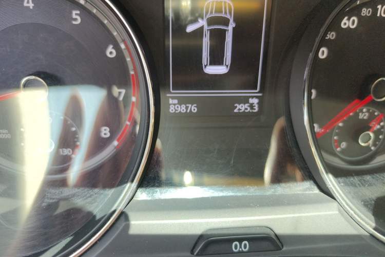 Used Volkswagen Teramont 2017 330TSI Two-Wheel-Drive Luxury Edition Odometer Close Up