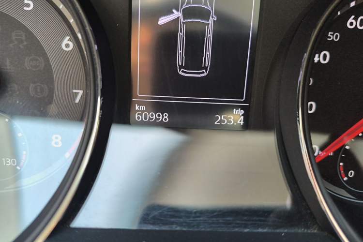 Used Volkswagen Teramont 2017 380TSI Four-Wheel Drive Luxury Edition Odometer Close Up