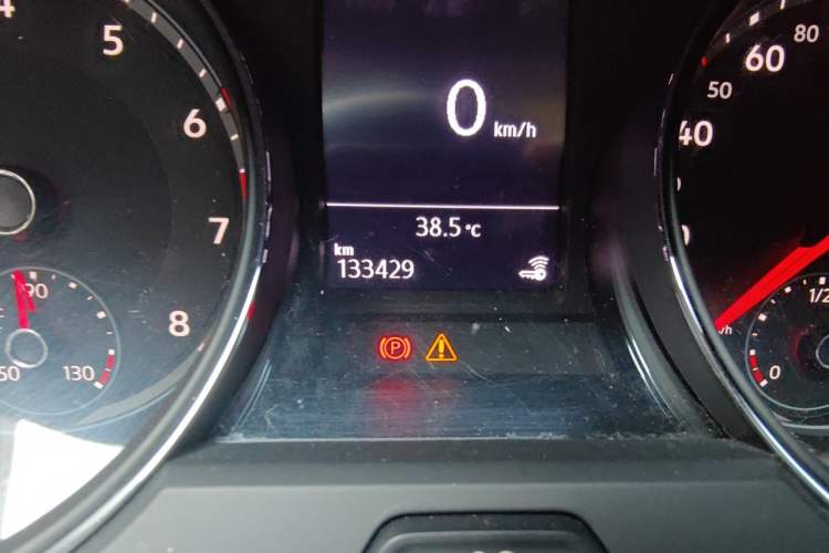 Used Volkswagen Teramont 2017 530 V6 Four-Wheel Drive Luxury Edition Odometer Close Up