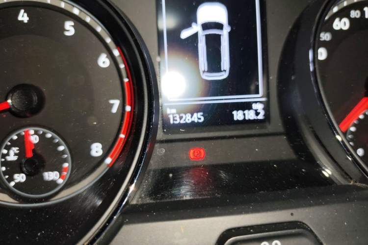 Used Volkswagen Teramont 2017 330TSI Two-Wheel-Drive Luxury Edition Odometer Close Up