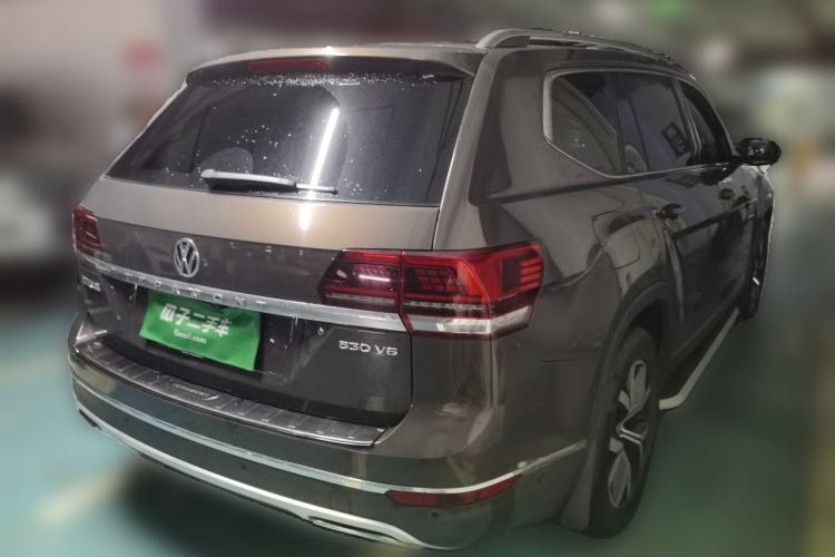 Used Volkswagen Teramont 2017 530 V6 Four-Wheel Drive Luxury Edition Rear Right 45 Deg