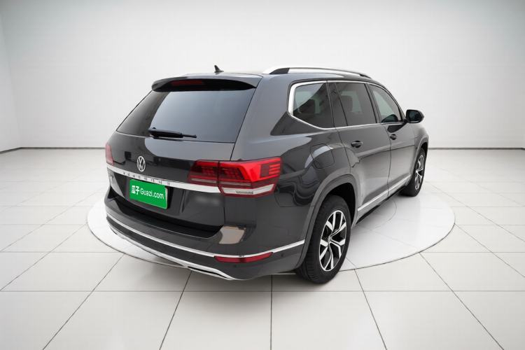 Used Volkswagen Teramont 2017 330TSI Two-Wheel-Drive Luxury Edition Rear Right 45 Deg