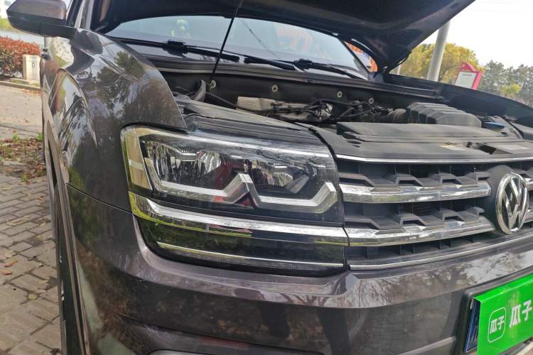 Used Volkswagen Teramont 2017 330TSI Two-Wheel-Drive Luxury Edition Right Front Headlight