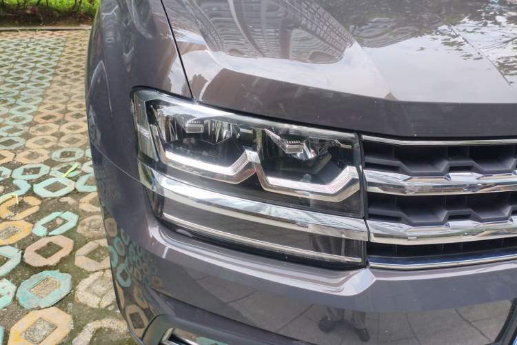 Used Volkswagen Teramont 2017 380TSI Four-Wheel Drive Luxury Edition Right Front Headlight