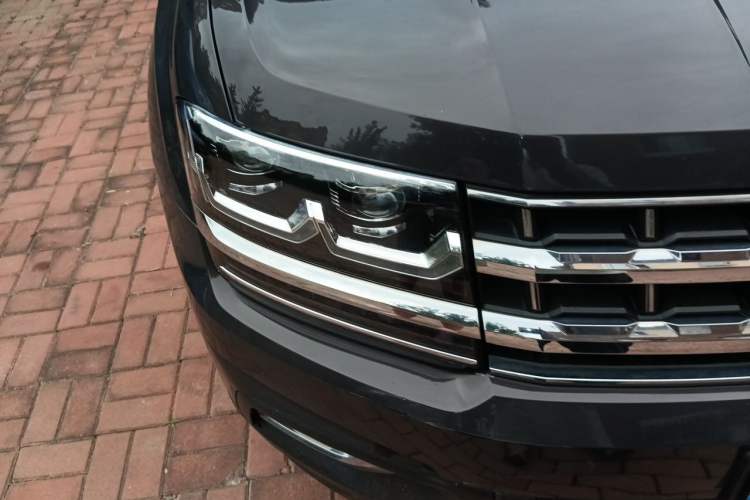 Used Volkswagen Teramont 2017 380TSI Four-Wheel Drive Flagship Edition Right Front Headlight