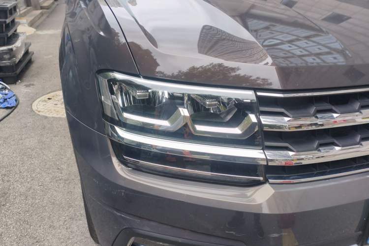 Used Volkswagen Teramont 2017 380TSI Four-Wheel Drive Luxury Edition Right Front Headlight