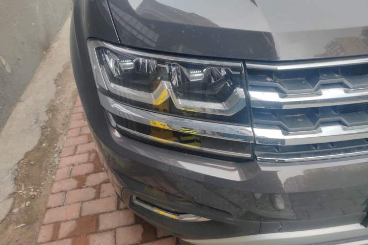 Used Volkswagen Teramont 2017 380TSI Four-Wheel Drive Luxury Edition Right Front Headlight