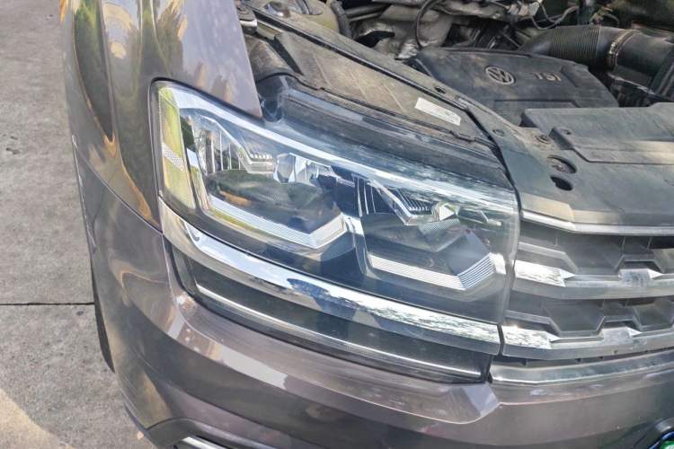 Used Volkswagen Teramont 2017 380TSI Four-Wheel Drive Luxury Edition Right Front Headlight