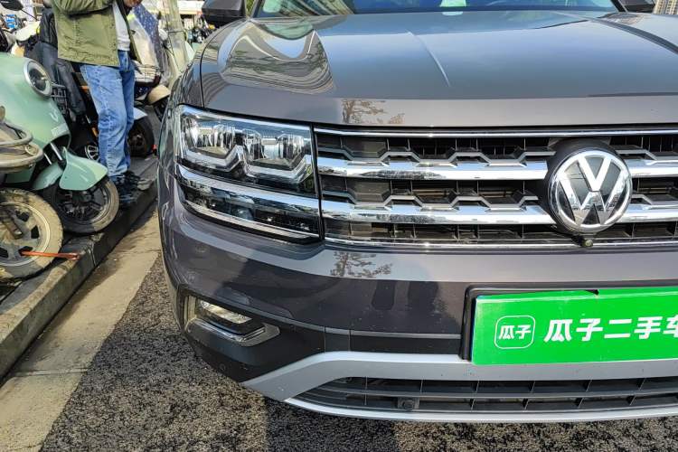 Used Volkswagen Teramont 2017 380TSI Four-Wheel Drive Luxury Edition Right Front Headlight