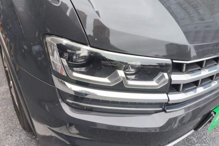 Used Volkswagen Teramont 2017 380TSI Four-Wheel Drive Flagship Edition Right Front Headlight