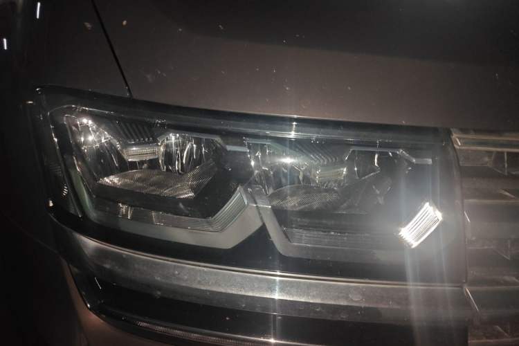 Used Volkswagen Teramont 2017 380TSI Four-Wheel Drive Luxury Edition Right Front Headlight