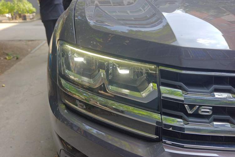 Used Volkswagen Teramont 2017 530 V6 Four-Wheel Drive Luxury Edition Right Front Headlight