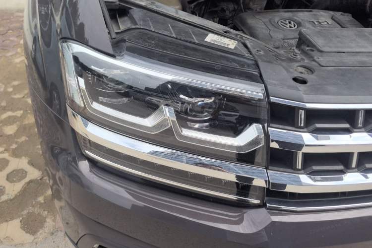 Used Volkswagen Teramont 2017 380TSI Four-Wheel Drive Flagship Edition Right Front Headlight