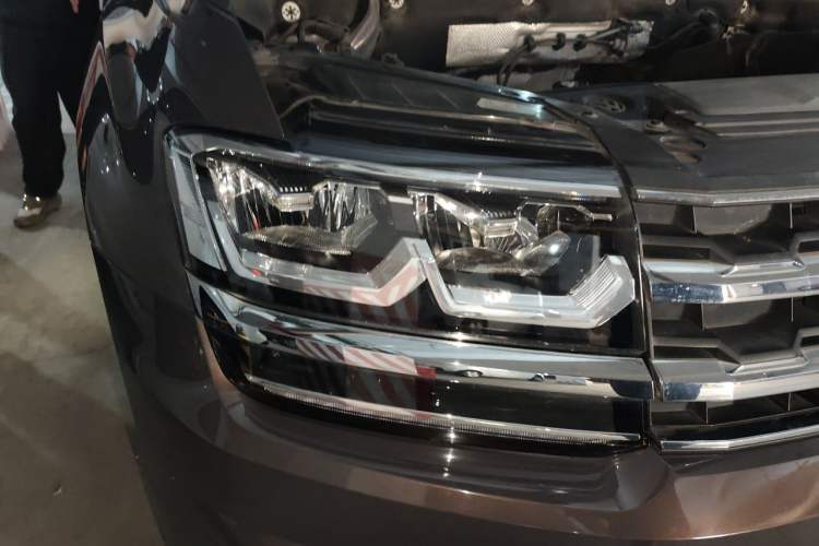 Used Volkswagen Teramont 2017 380TSI Four-Wheel Drive Luxury Edition Right Front Headlight