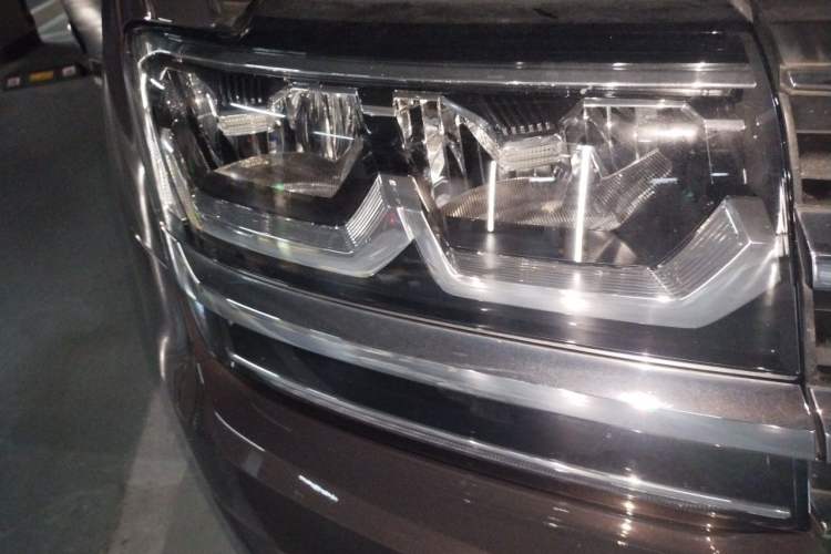 Used Volkswagen Teramont 2017 380TSI Four-Wheel Drive Luxury Edition Right Front Headlight