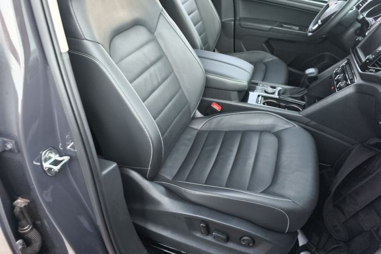 Used Volkswagen Teramont 2017 380TSI Four-Wheel Drive Luxury Edition Right Front Seat
