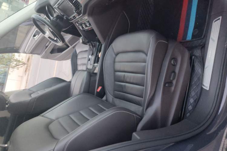 Used Volkswagen Teramont 2017 330TSI Two-Wheel-Drive Luxury Edition Right Front Seat