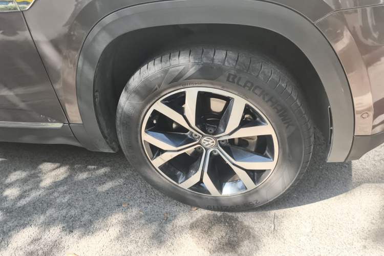 Used Volkswagen Teramont 2017 330TSI Two-Wheel-Drive Luxury Edition Right Front Wheel Hub