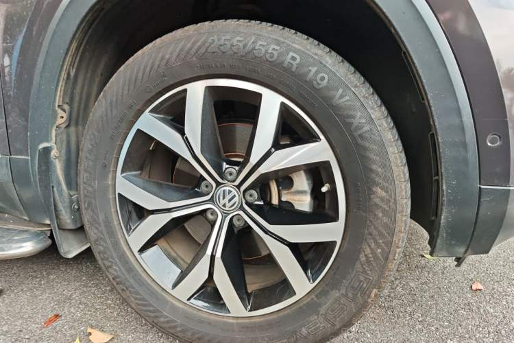 Used Volkswagen Teramont 2017 380TSI Four-Wheel Drive Luxury Edition Right Front Wheel Hub
