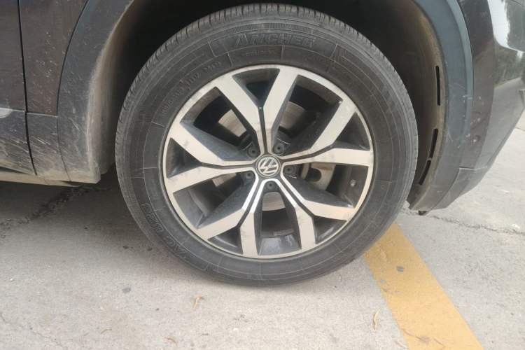 Used Volkswagen Teramont 2017 380TSI Four-Wheel Drive Luxury Edition Right Front Wheel Hub