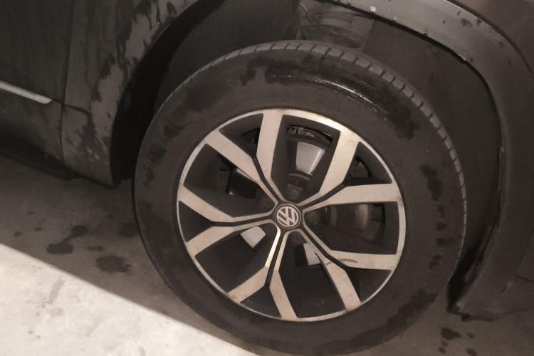 Used Volkswagen Teramont 2017 380TSI Four-Wheel Drive Luxury Edition Right Front Wheel Hub
