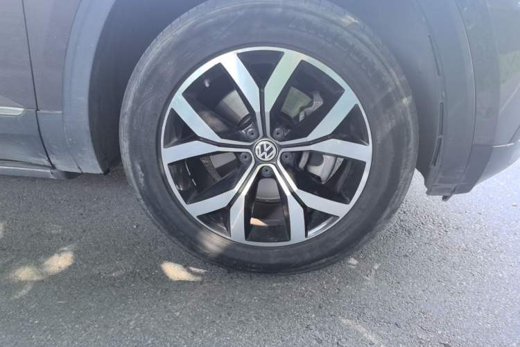 Used Volkswagen Teramont 2017 380TSI Four-Wheel Drive Luxury Edition Right Front Wheel Hub