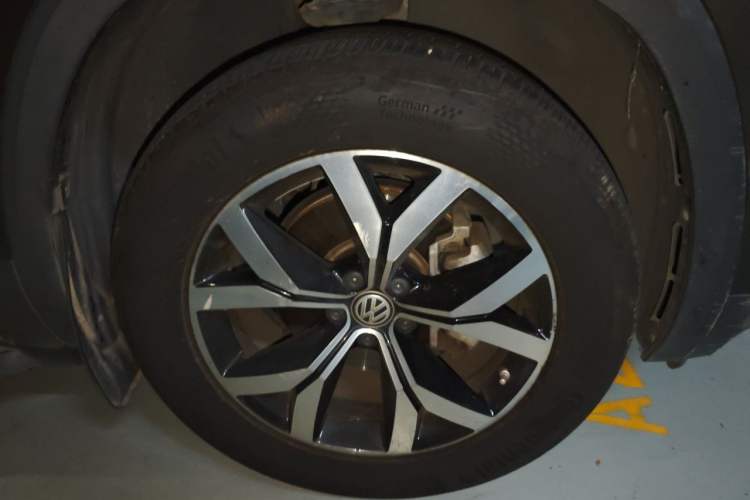 Used Volkswagen Teramont 2017 380TSI Four-Wheel Drive Luxury Edition Right Front Wheel Hub