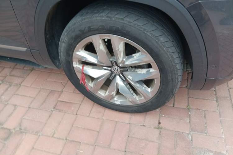 Used Volkswagen Teramont 2017 380TSI Four-Wheel Drive Flagship Edition Right Front Wheel Hub