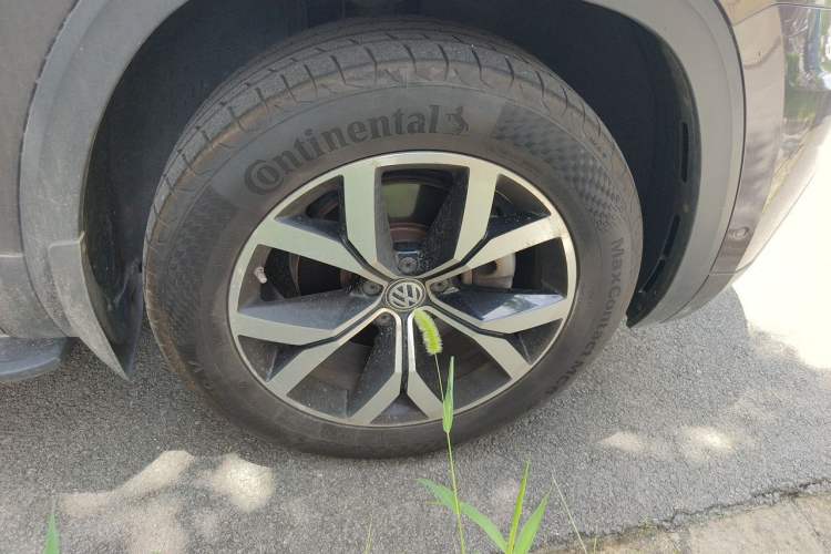 Used Volkswagen Teramont 2017 330TSI Two-Wheel-Drive Luxury Edition Right Front Wheel Hub