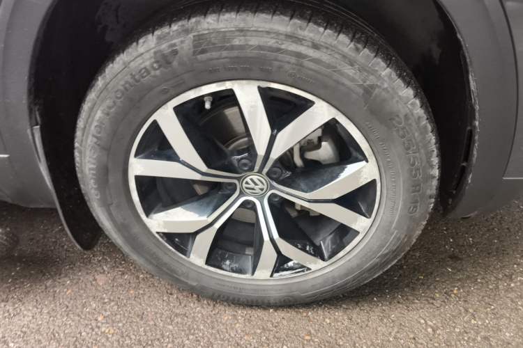 Used Volkswagen Teramont 2017 380TSI Four-Wheel Drive Luxury Edition Right Front Wheel Hub