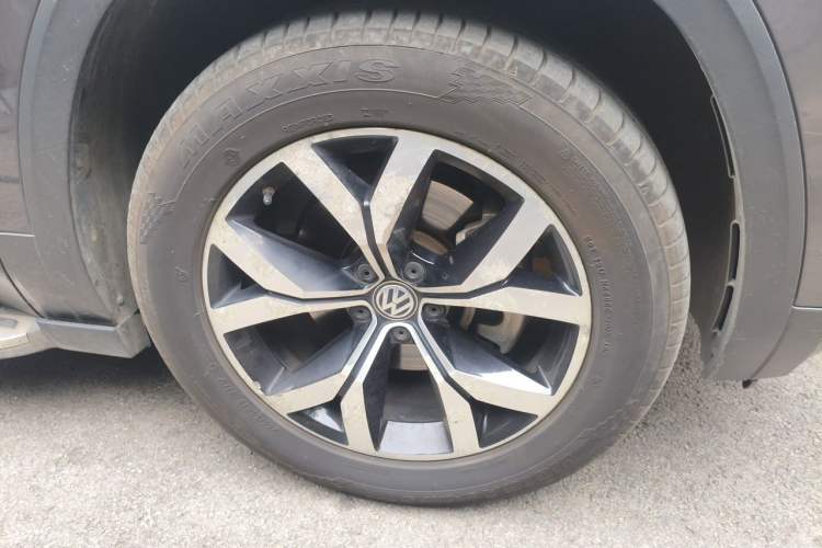 Used Volkswagen Teramont 2017 380TSI Four-Wheel Drive Luxury Edition Right Front Wheel Hub