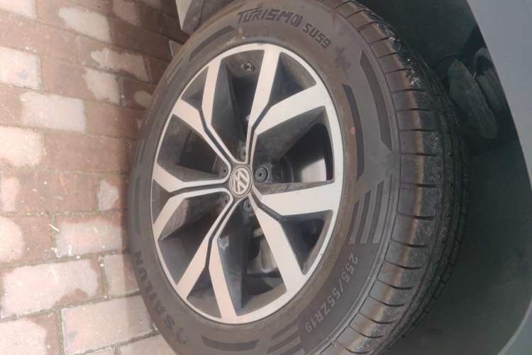Used Volkswagen Teramont 2017 380TSI Four-Wheel Drive Luxury Edition Right Front Wheel Hub