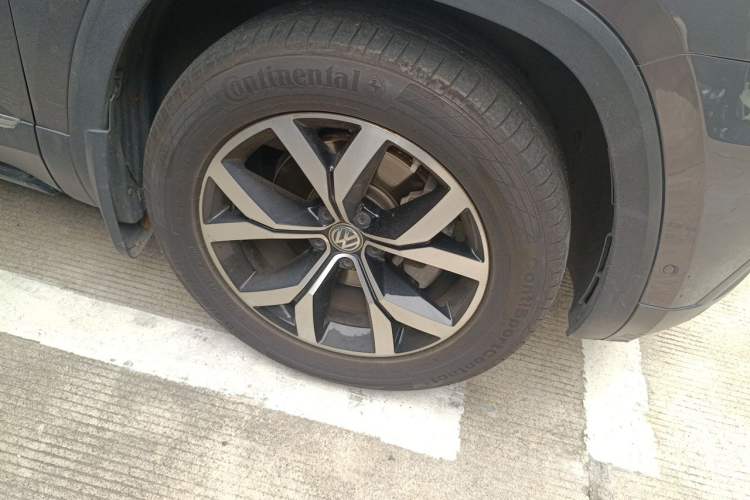Used Volkswagen Teramont 2017 380TSI Four-Wheel Drive Luxury Edition Right Front Wheel Hub