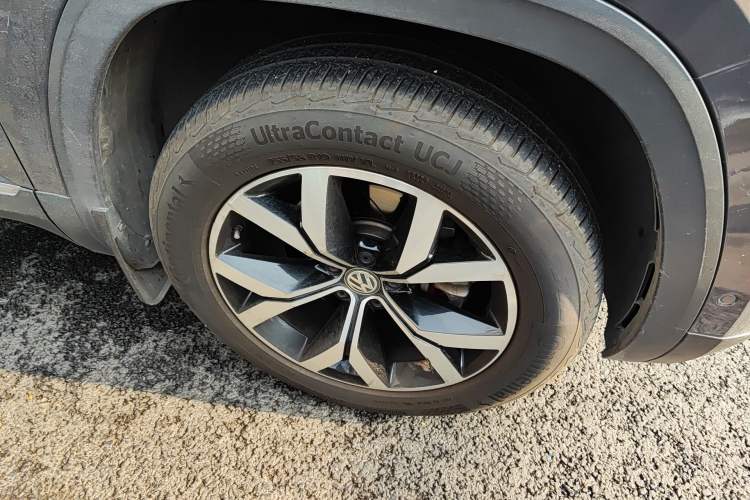 Used Volkswagen Teramont 2017 380TSI Four-Wheel Drive Luxury Edition Right Front Wheel Hub