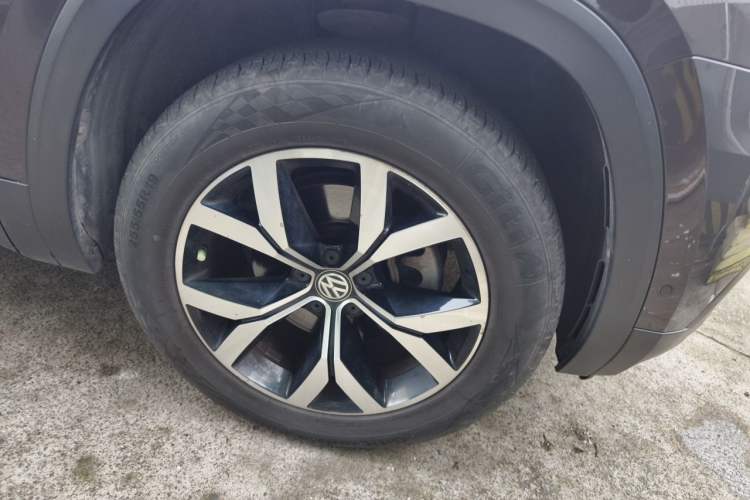 Used Volkswagen Teramont 2017 380TSI Four-Wheel Drive Luxury Edition Right Front Wheel Hub