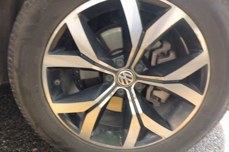 Used Volkswagen Teramont 2017 380TSI Four-Wheel Drive Luxury Edition Right Front Wheel Hub