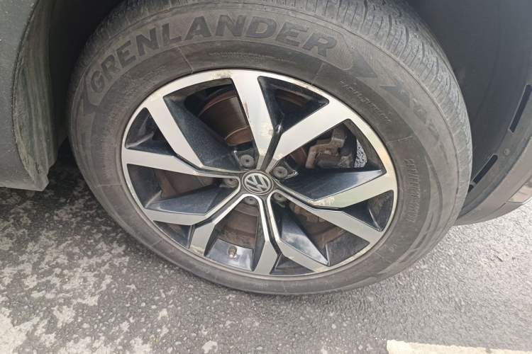 Used Volkswagen Teramont 2017 380TSI Four-Wheel Drive Luxury Edition Right Front Wheel Hub