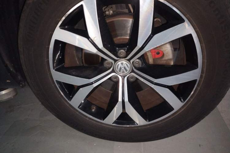 Used Volkswagen Teramont 2017 380TSI Four-Wheel Drive Luxury Edition Right Front Wheel Hub