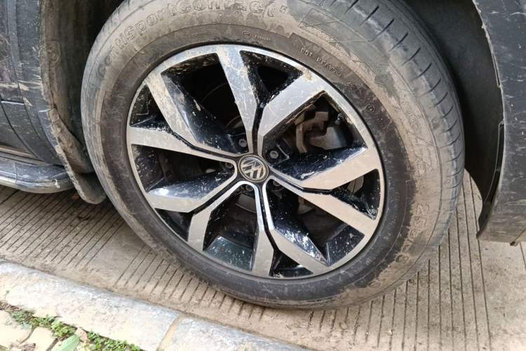 Used Volkswagen Teramont 2017 380TSI Four-Wheel Drive Luxury Edition Right Front Wheel Hub