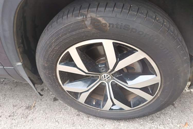 Used Volkswagen Teramont 2017 380TSI Four-Wheel Drive Luxury Edition Right Front Wheel Hub