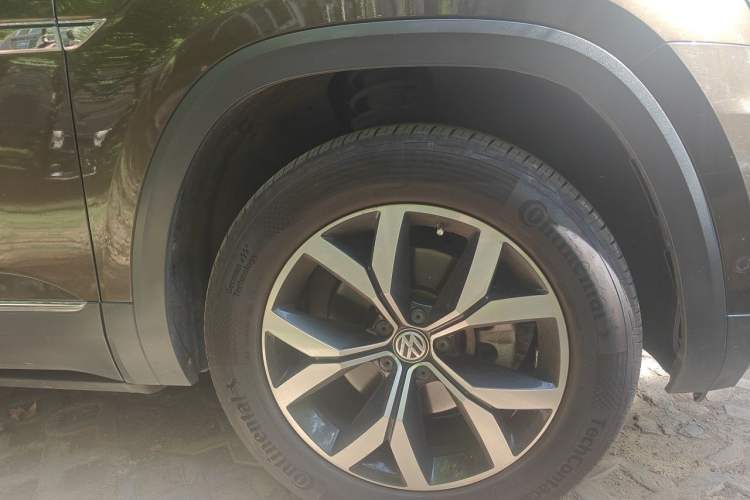Used Volkswagen Teramont 2017 380TSI Four-Wheel Drive Luxury Edition Right Front Wheel Hub