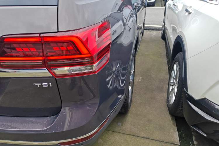 Used Volkswagen Teramont 2017 530 V6 Four-Wheel Drive Supreme Flagship Edition Right Rear Taillight