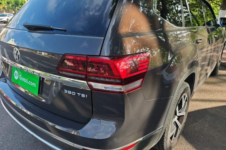 Used Volkswagen Teramont 2017 380TSI Four-Wheel Drive Luxury Edition Right Rear Taillight